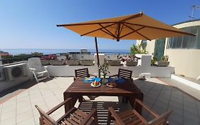 La terrazza tra il Mare e gli Ulivi by Holiday World